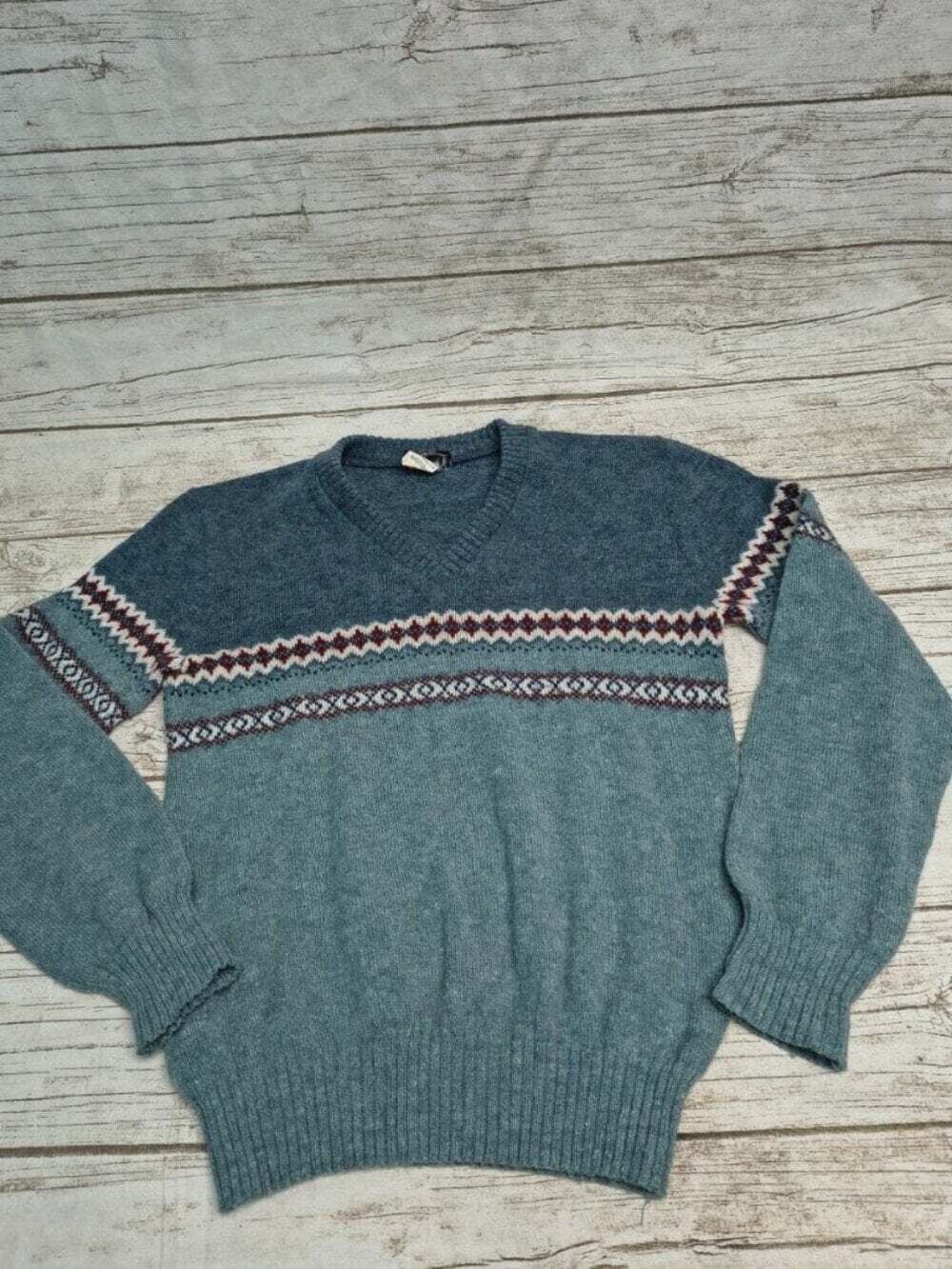 Club International Fair Isle Wool Blend Lightweight Sweater Size Small